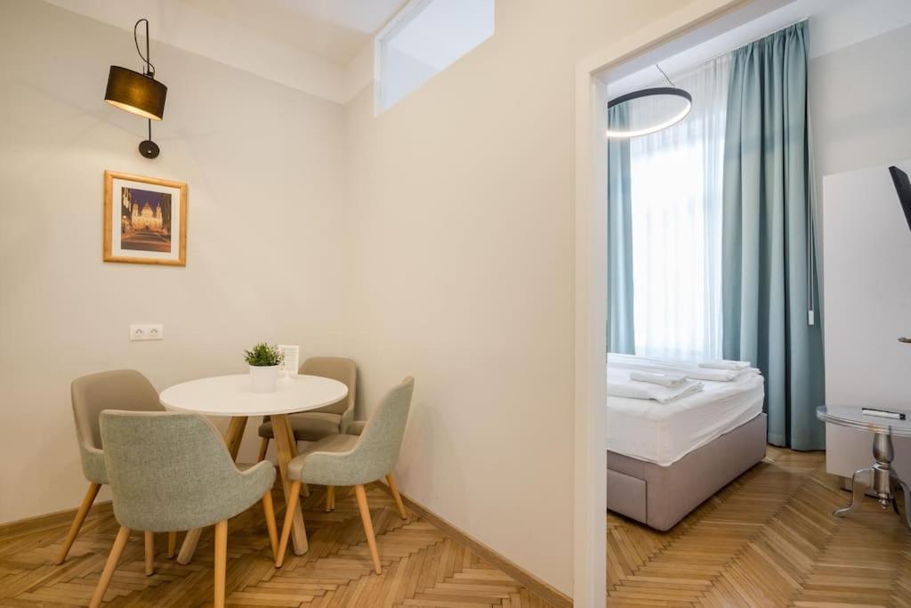 Klauzal City Garden Apartments - 2-Bedroom K34 Будапешт Екстер'єр фото